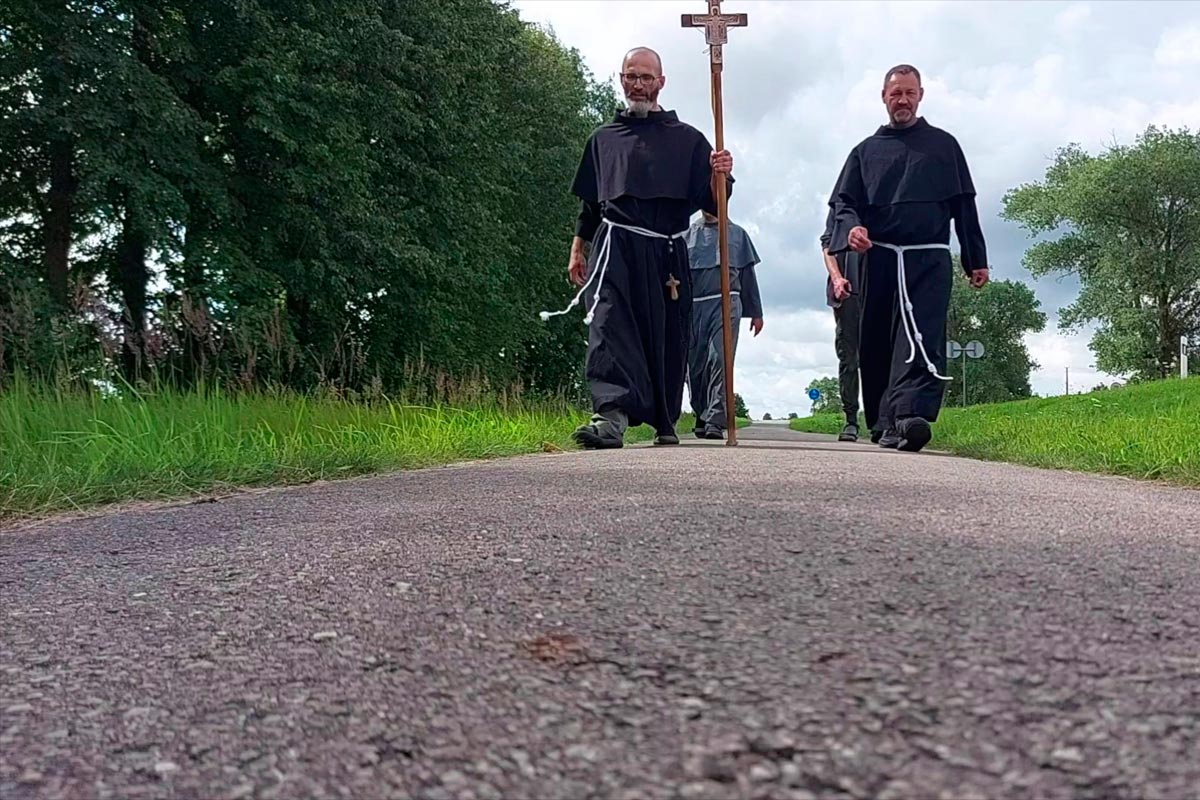 PHẦN 21: CẦU NGUYỆN TRÊN ĐƯỜNG HÀNH HƯƠNG