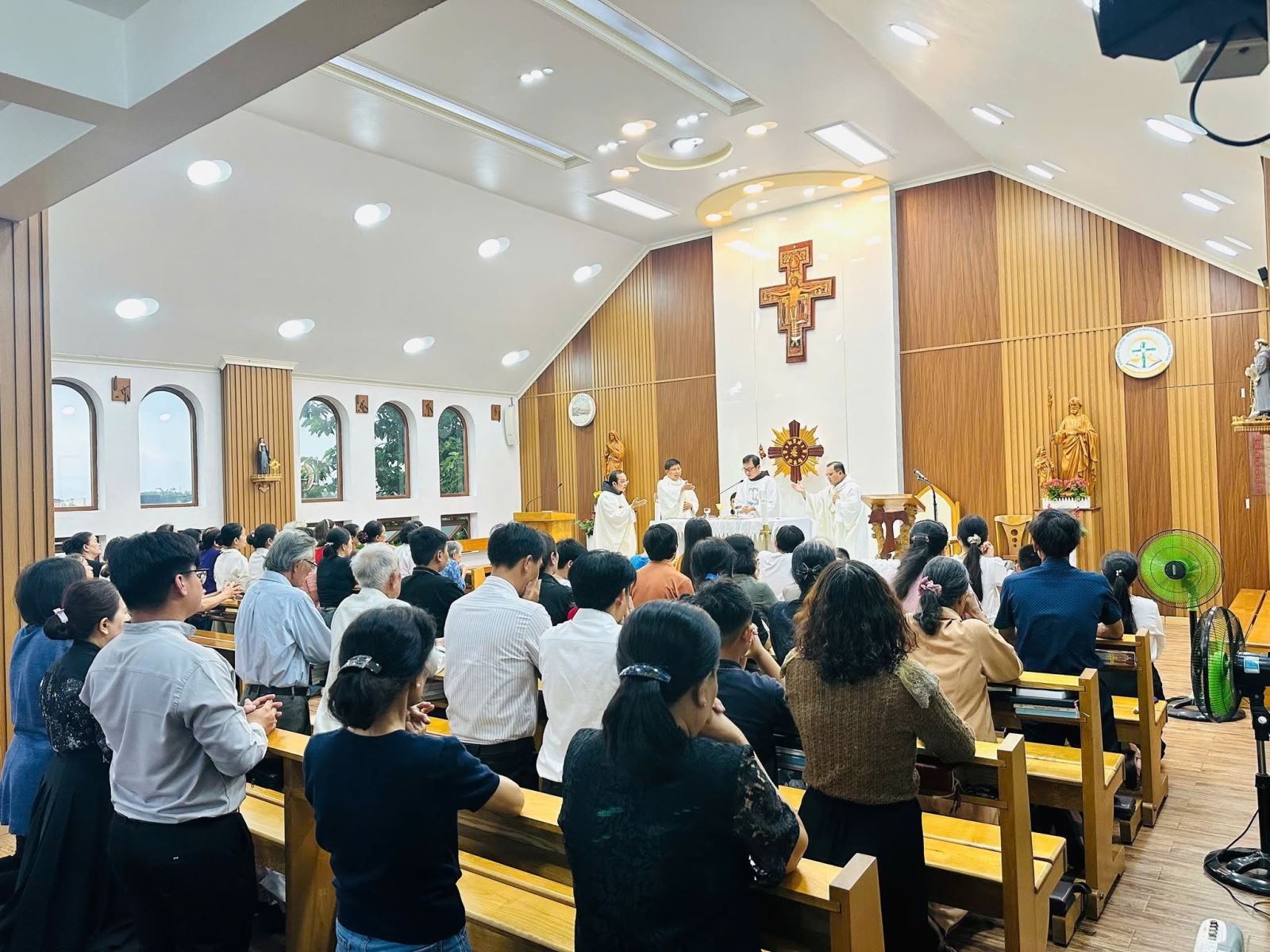 THÁNH LỄ HÀNH HƯƠNG NĂM THÁNH PHANXICÔ TẠI TU VIỆN TRUYỀN TIN – CỦ CHI