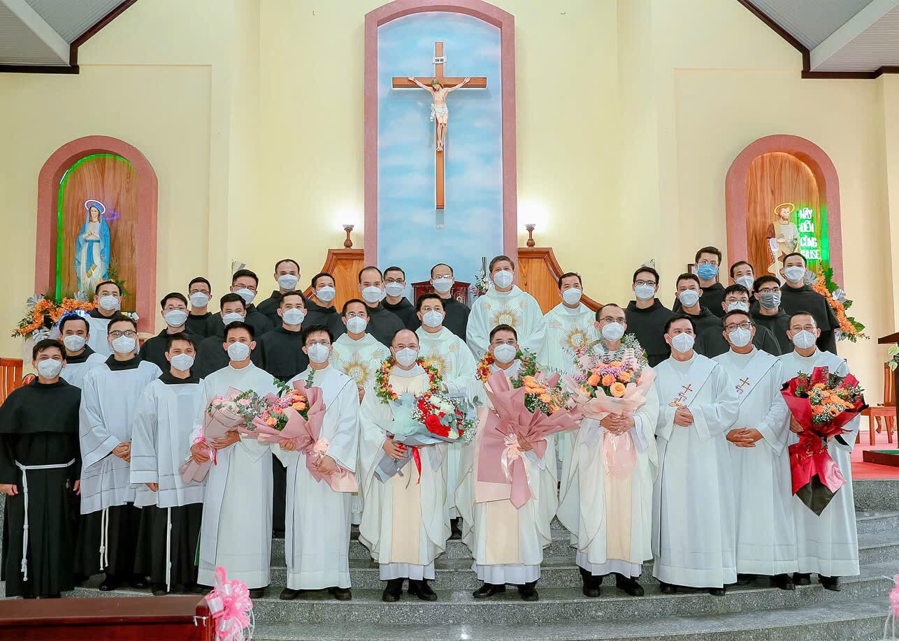 TUỲ BÚT KỶ NIỆM 4 NĂM LÃNH NHẬN THÁNH CHỨC